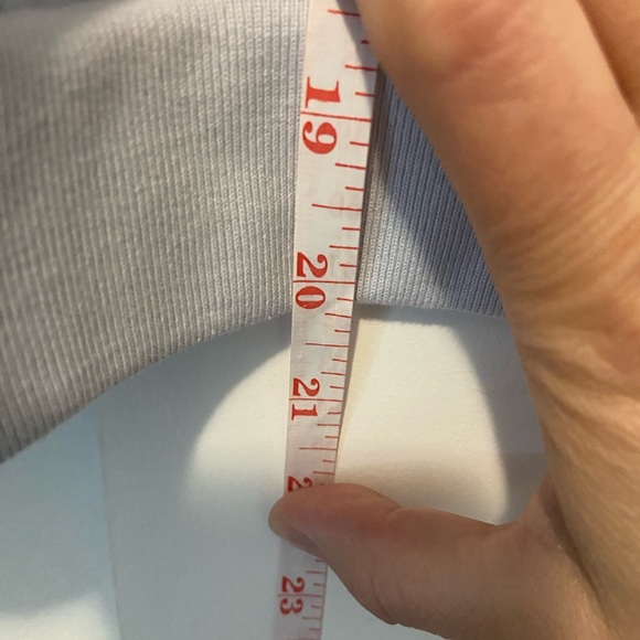 Levi’s cropped sweatshirt - Picture 5 of 11